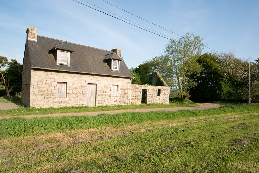 MAISON ET TERRAIN - PLOUGONVEN - COMMUNE DE MORLAIX - EN CAMPAGNE - SECTEUR TRES CALME - VERDOYANT photo 3