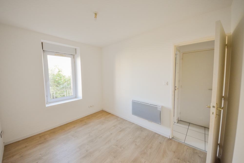 APPARTEMENT DUPLEX T3 55M² - DALLE BETON - 2 CHAMBRES - DERNIER ETAGE - PETITE COPROPRIETE - PAS DE TRAVAUX - CAVE BETONNEE photo 5