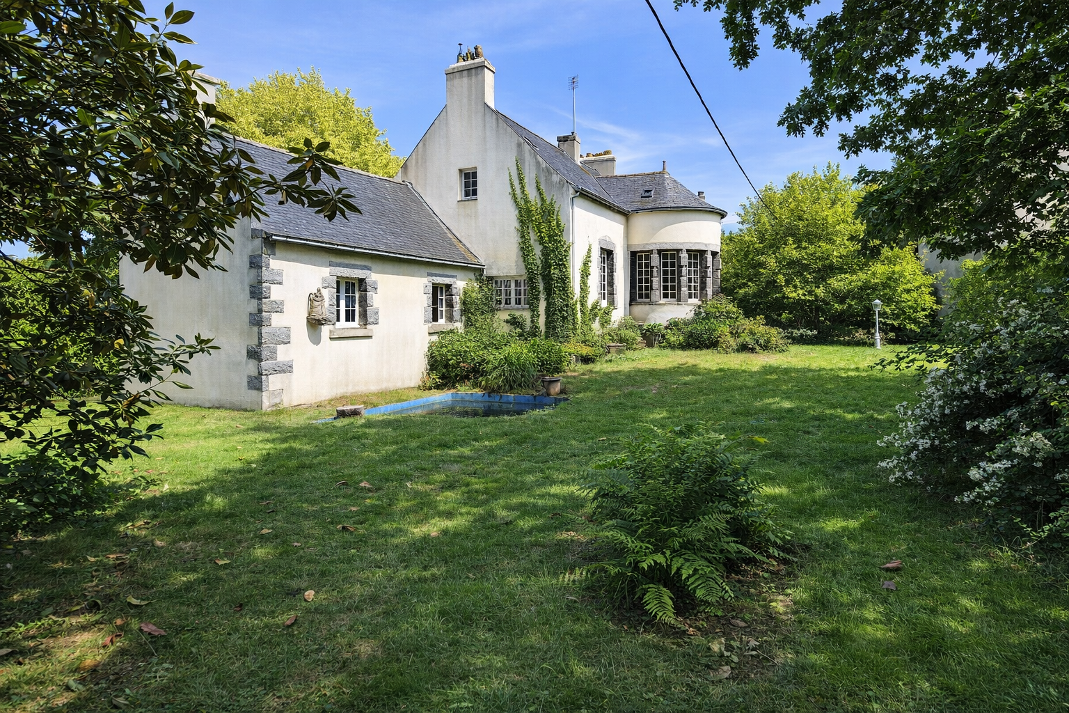 MAISON INDIVIDUELLE T6 162M² DES ANNEES 50 - BEAU POTENTIEL SUR TERRAIN DE 1185M²