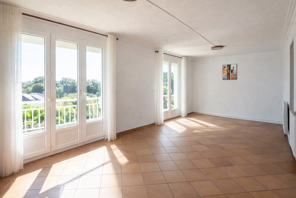MAISON DE 90 M² - 3 CHAMBRES - SOUS-SOL COMPLET - JARDIN CLOS DE 500M² - DPE C - POMPE A CHALEUR - FENETRES PVC photo 3