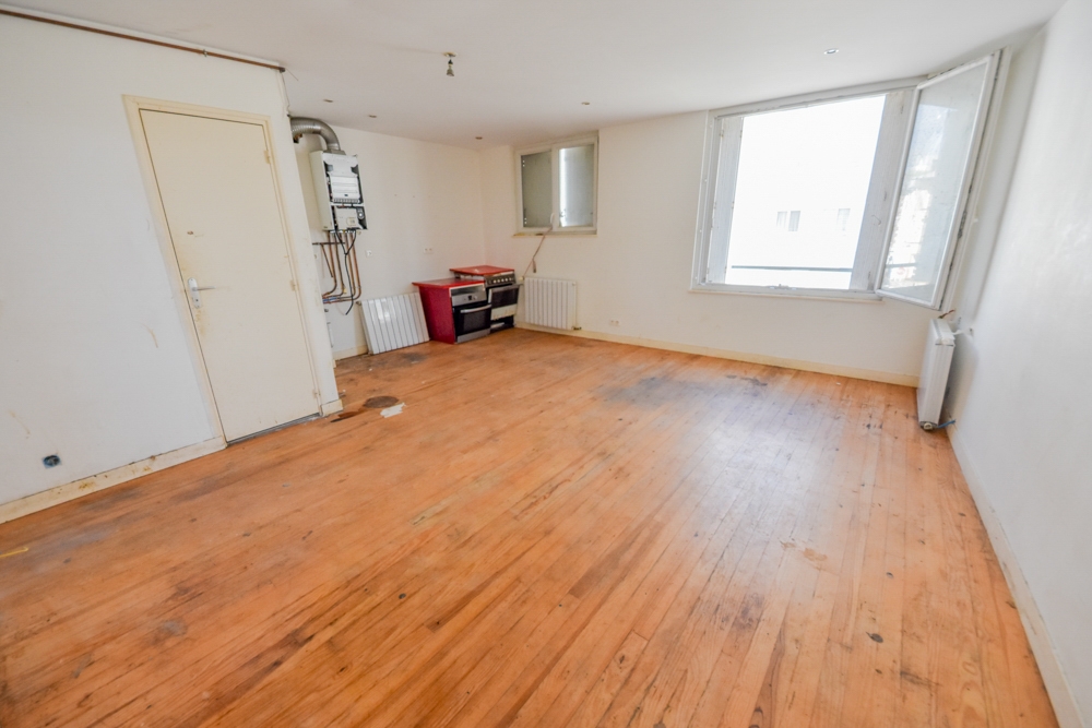 IMMEUBLE EN MONOPROPRIETE AVEC LOT DE 10 GARAGES - DALLE BETON - 385M² - A RENOVER TOTALEMENT photo 4