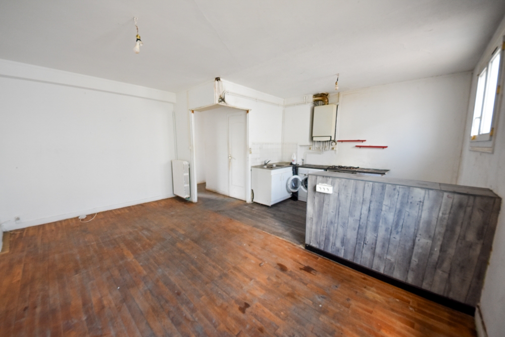 IMMEUBLE EN MONOPROPRIETE AVEC LOT DE 10 GARAGES - DALLE BETON - 385M² - A RENOVER TOTALEMENT photo 3