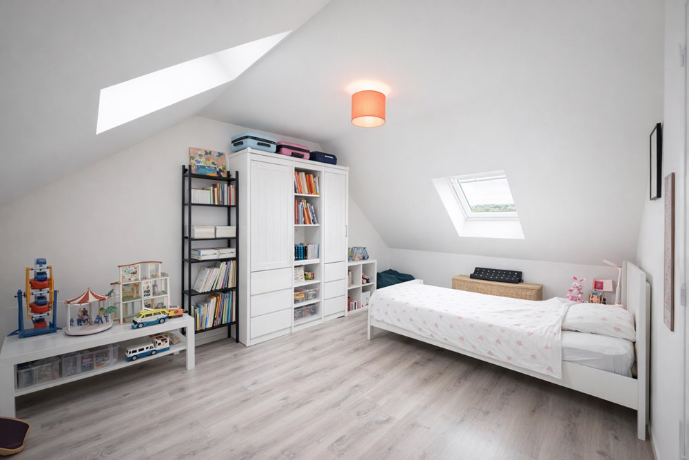 MAISON 4 CHAMBRES - RENOVEE A NEUF - SUR SOUS-SOL COMPLET - BEAU TERRAIN DE 950 M2 - EXCELLENT DPE D ( A 5 POINTS DU DPE C) photo 5