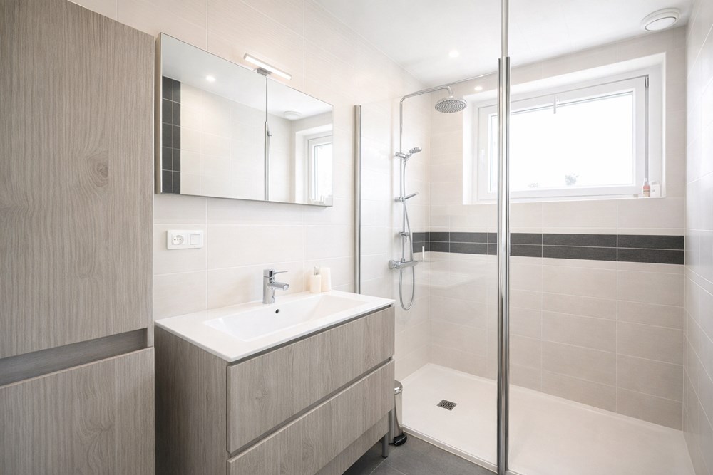 MAISON 4 CHAMBRES - RENOVEE A NEUF - SUR SOUS-SOL COMPLET - BEAU TERRAIN DE 950 M2 - EXCELLENT DPE D ( A 5 POINTS DU DPE C) photo 5