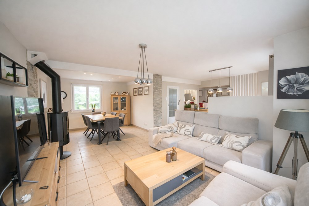 MAISON 2001 - 115M² - 4 CHAMBRES - GARAGE - GRANDE PIECE DE VIE - GRAND TERRAIN - photo 4