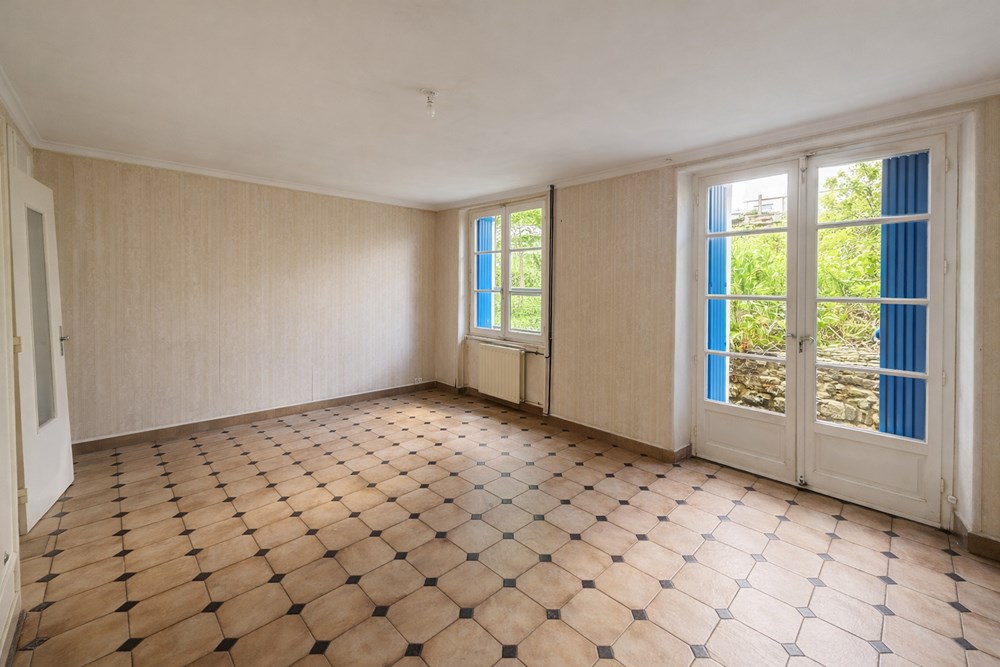 MAISON - T4 - 3 CHAMBRES -BEAU POTENTIEL - DPE E - GARAGE SUR TERRAIN CLOS DE 336M² photo 2