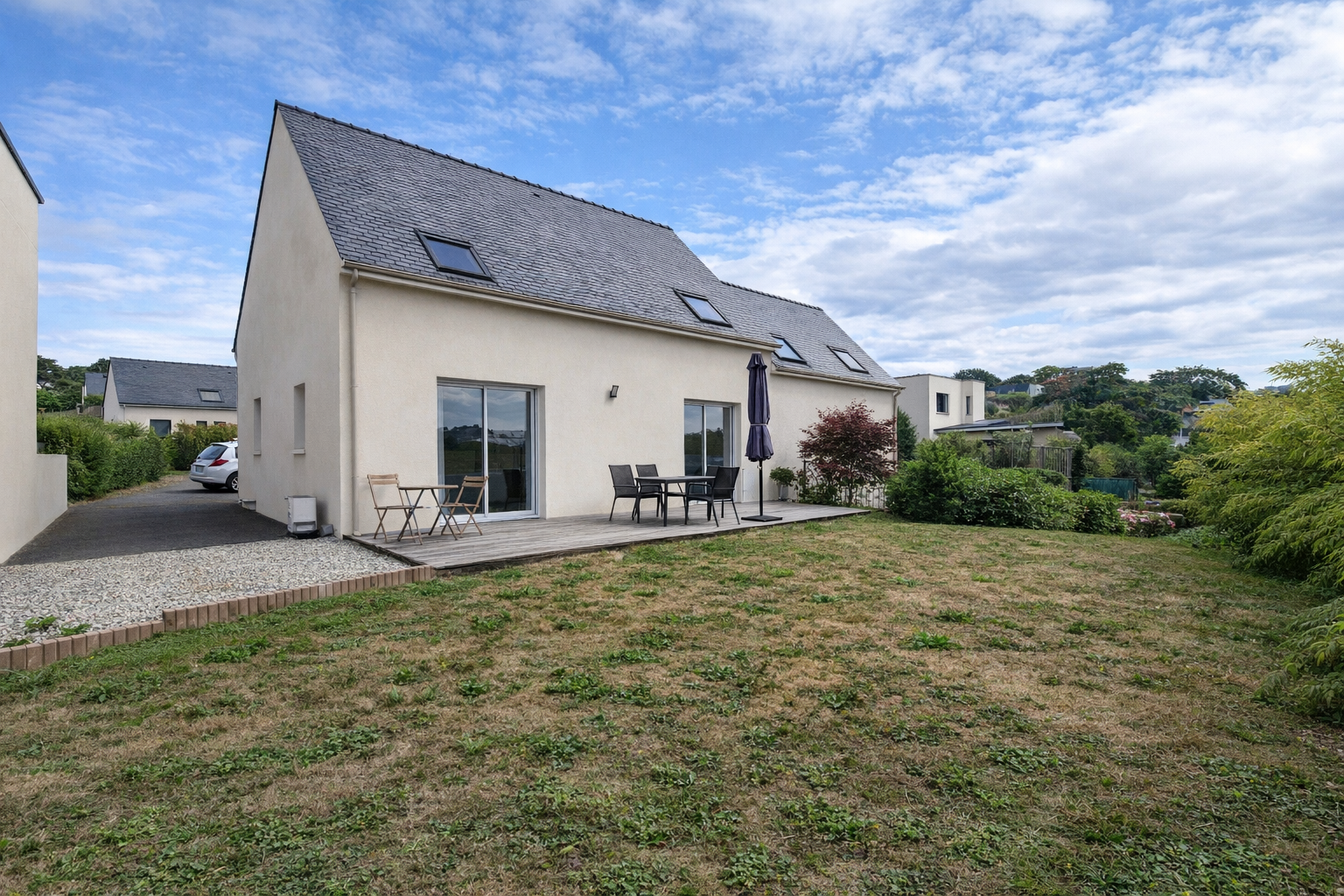 MAISON 105M² - 4 CHAMBRES POSSIBLES - 2018 - PIECE DE VIE 36M² - CALME - PARKING - GRANDES CHAMBRES - POMPES A CHALEUR