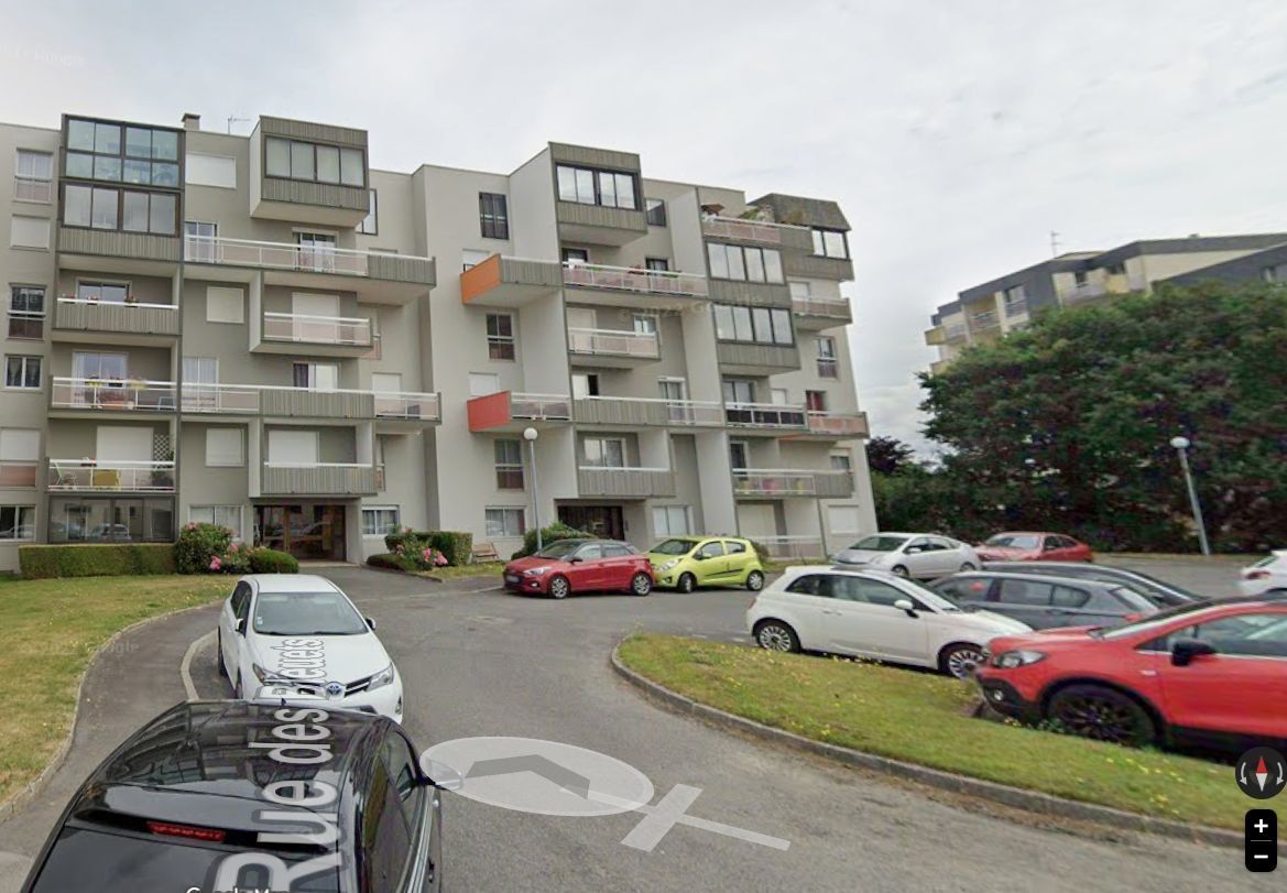 APPARTEMENT DE 96 M² - 3 CHAMBRES (4 POSSIBLE) - PIECE DE VIE DE 50 M² - 3 BALCONS - ASCENSEUR - PLACE DE PARKING - EXPOSITION SUD - CAVE - DPE C