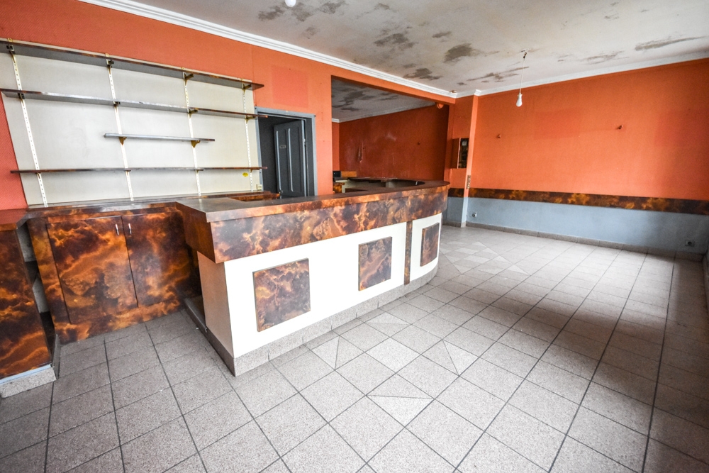 LOCAL A RENOVER OU TRANSFORMER 59M² - MULTIPLES POSSIBILITES - PERMIS DE CONSTRUIRE DEJA ACCEPTE photo 5