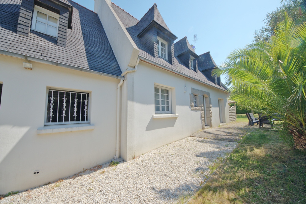 MAISON 140M2 - 5 CHAMBRES - GARAGE DOUBLE - 1500 M2 DE TERRAIN - CHAUDIERE DE 2020 - POELE A PELLETS NEUF - PARC DE KERALAN