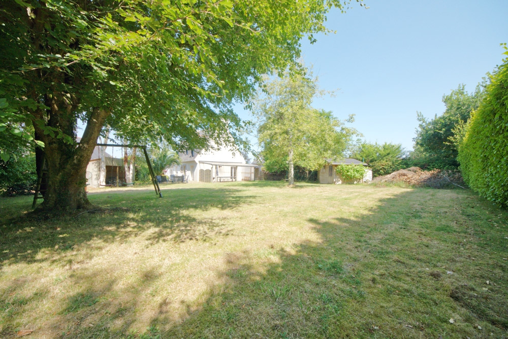 MAISON 140M2 - 5 CHAMBRES - GARAGE DOUBLE - 1500 M2 DE TERRAIN - CHAUDIERE DE 2020 - POELE A PELLETS NEUF - PARC DE KERALAN photo 2