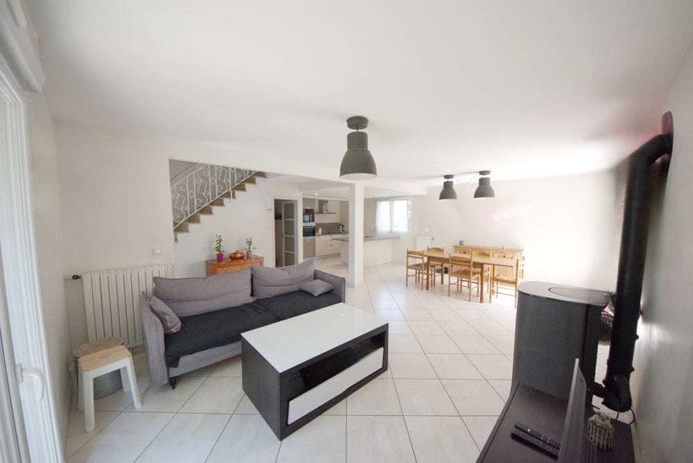 MAISON 140M2 - 5 CHAMBRES - GARAGE DOUBLE - 1500 M2 DE TERRAIN - CHAUDIERE DE 2020 - POELE A PELLETS NEUF - PARC DE KERALAN photo 3