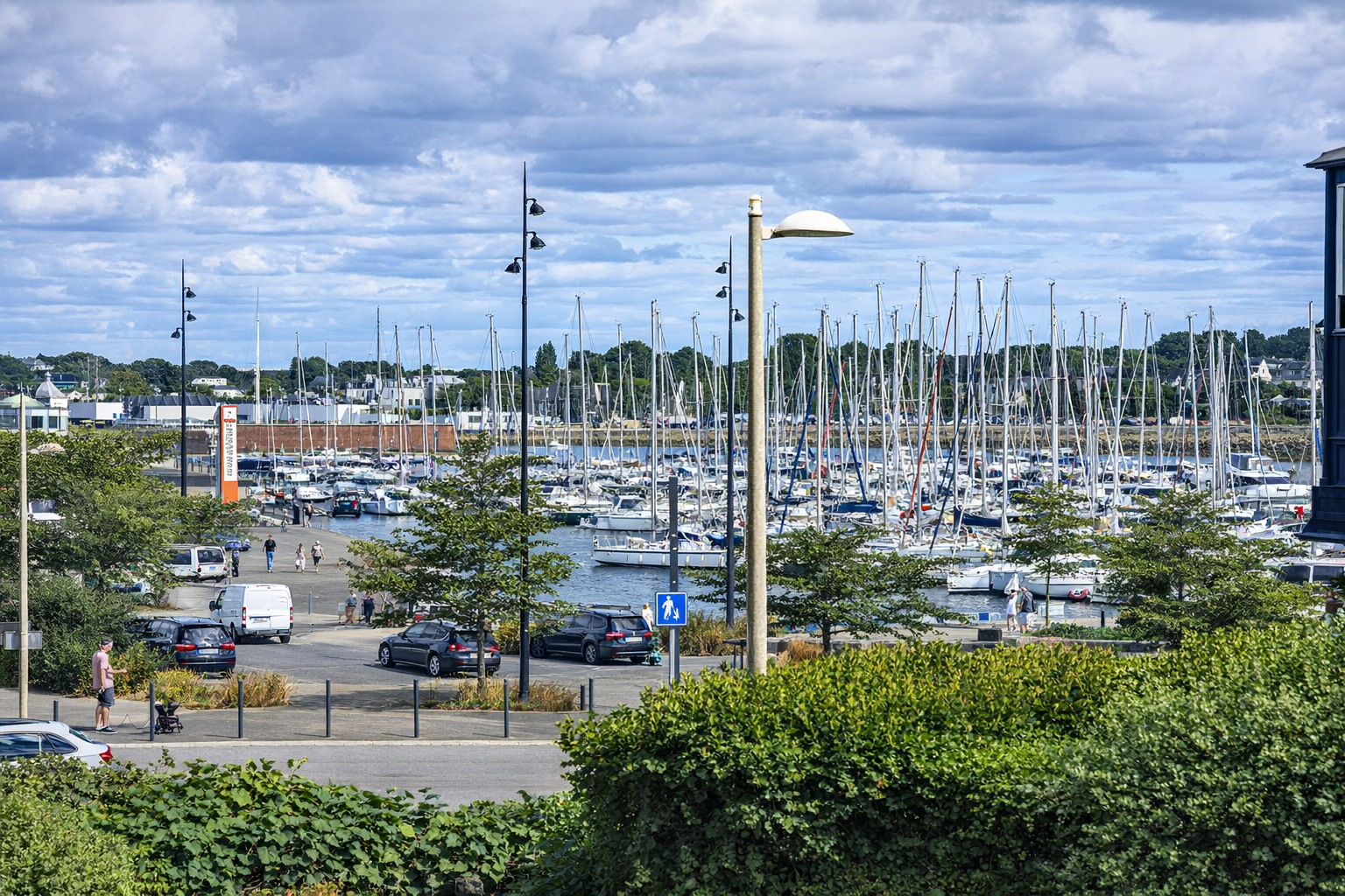 APPARTEMENT T3 AVEC TERRASSE ET VUE PORT DU CROUESTY - PLAGE A 3 MN A PIED - ASCENSEUR - PARKING RESIDENCE - GARAGE EN OPTION photo 2
