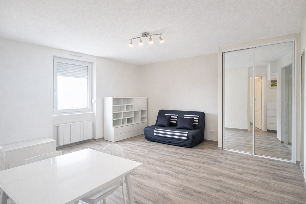 APPARTEMENT STUDIO DE 25 M² AVEC VUE MER DERNIER ETAGE EN DALLE BETON - EXCELLENT DPE : B - GES : C - COUP DE COEUR - RARE photo 4