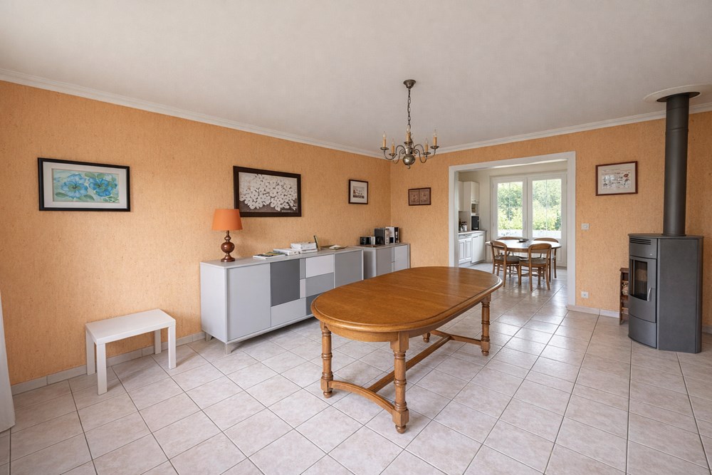 MAISON - T6 - 5 CHAMBRES - DPE D - TERRAIN DE 5000M² - SOUS SOL COMPLET - POMPE A CHALEUR. photo 3