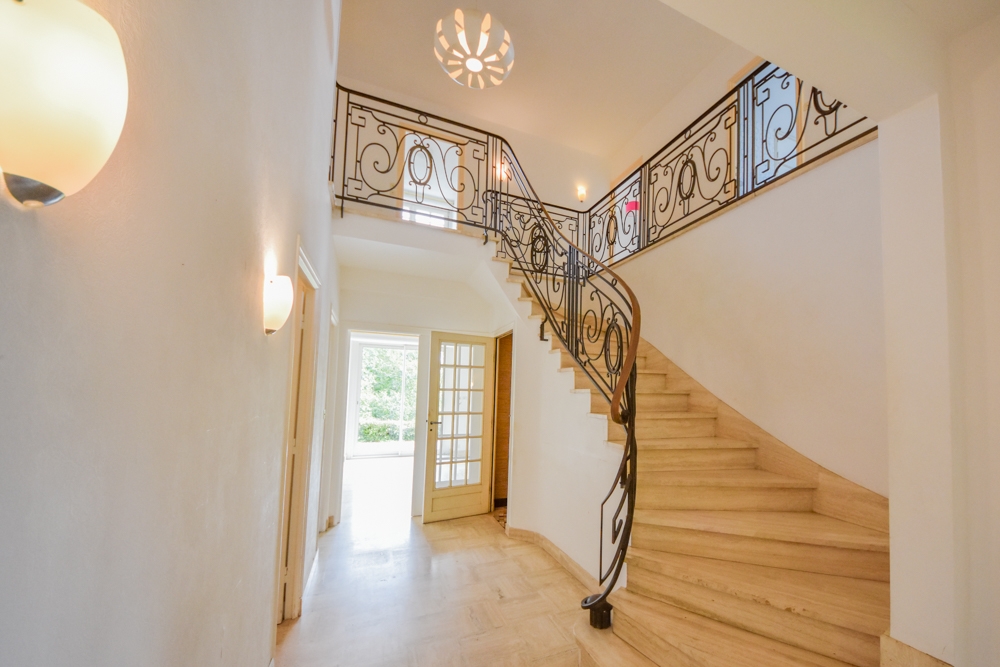 MAISON INDIVIDUELLE T8 183M² - 6 CHAMBRES - NOMBREUSES POSSIBILITES - SOUS-SOL INTEGRAL SUR TERRAIN DE 2250M² photo 5