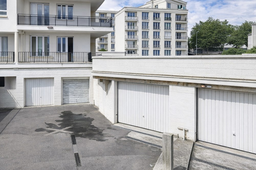 BREST - GARAGE - 15 M2