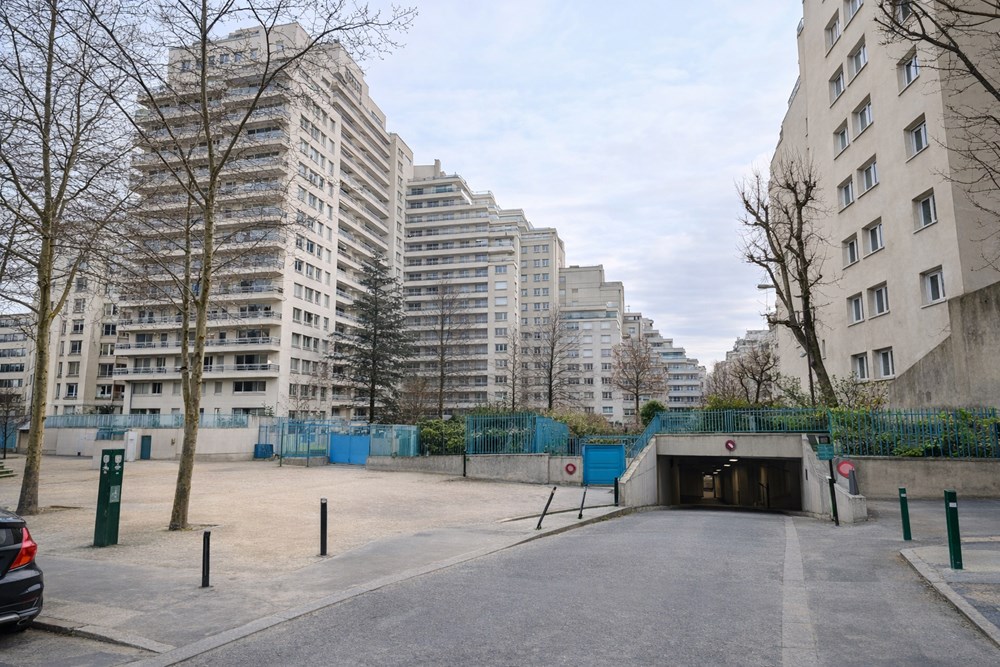 PARIS 17 - GARAGE - 50 M2 - 1 PIECE