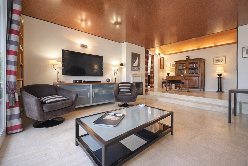MONTREUIL-SOUS-PéROUSE - MAISON - 250 M2 photo 2