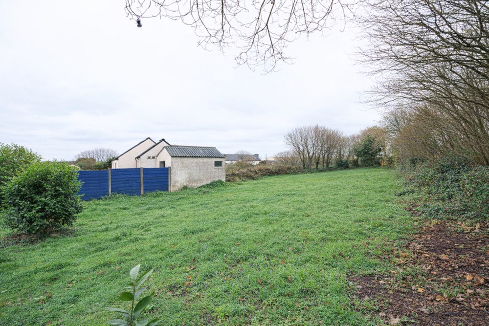 PLOUVIEN - TERRAIN - 609 M2