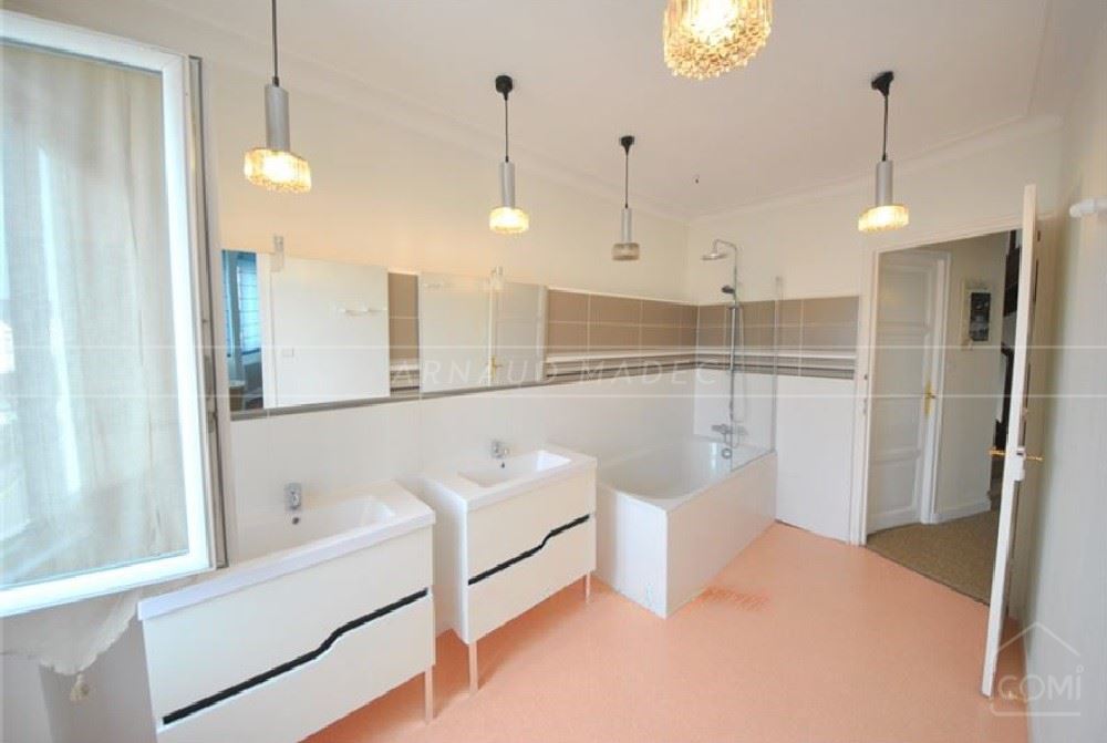 PLOUGONVELIN - MAISON - 250 M2 photo 4