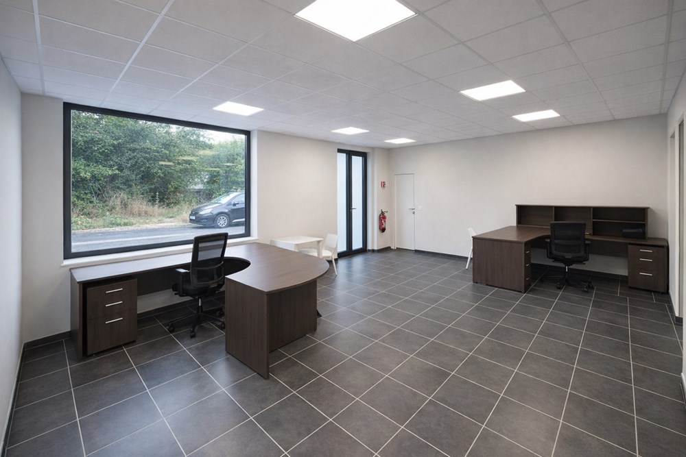 LANDIVISIAU - LOCAL - 50 M2