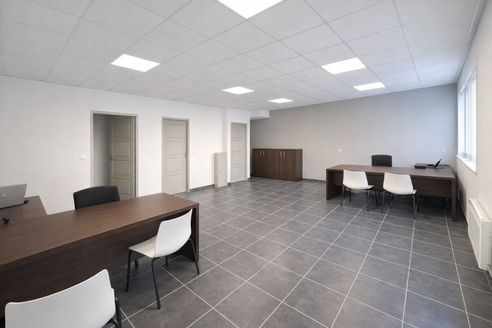 LANDIVISIAU - LOCAL - 50 M2 photo 3