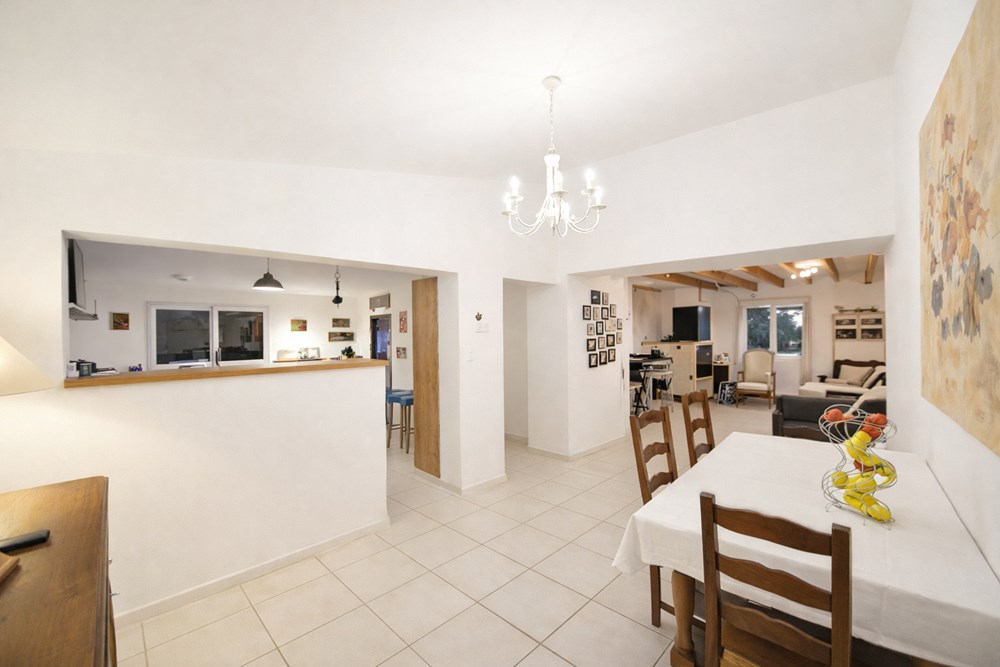 LE POIRé-SUR-VIE - MAISON - 200 M2