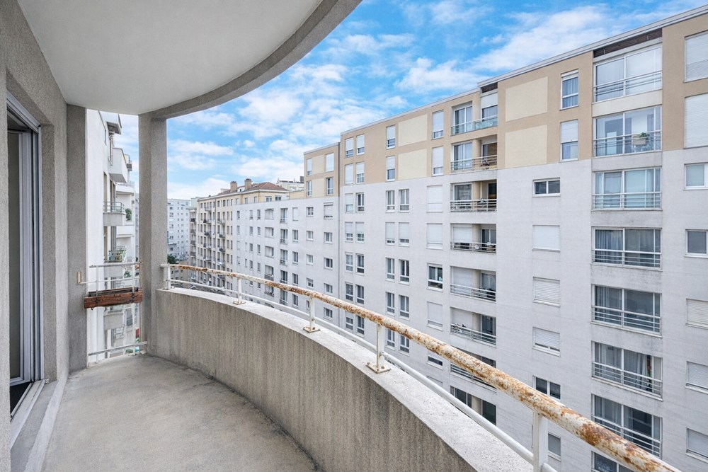 VILLEURBANNE - APPARTEMENT - 52 M2