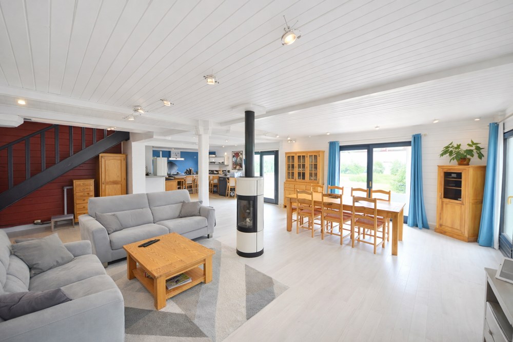 SAINT-ARMEL - MAISON - 250 M2 photo 2