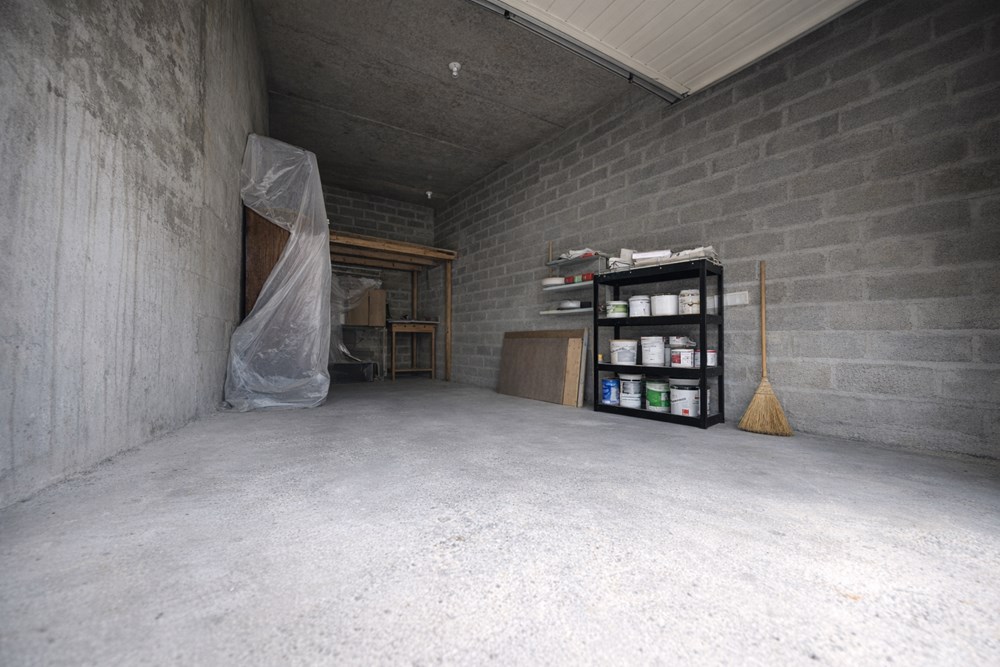 BREST - GARAGE - 30 M2