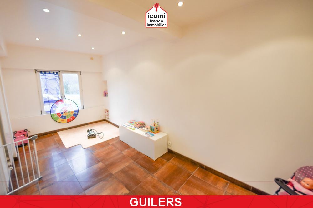 FINISTERE - GUILERS (29820) - A VENDRE - MAISON INDIVIDUELLE T8 135M² - 6 CHAMBRES - DOUBLE GARAGE - SUR TERRAIN DE 2425M²