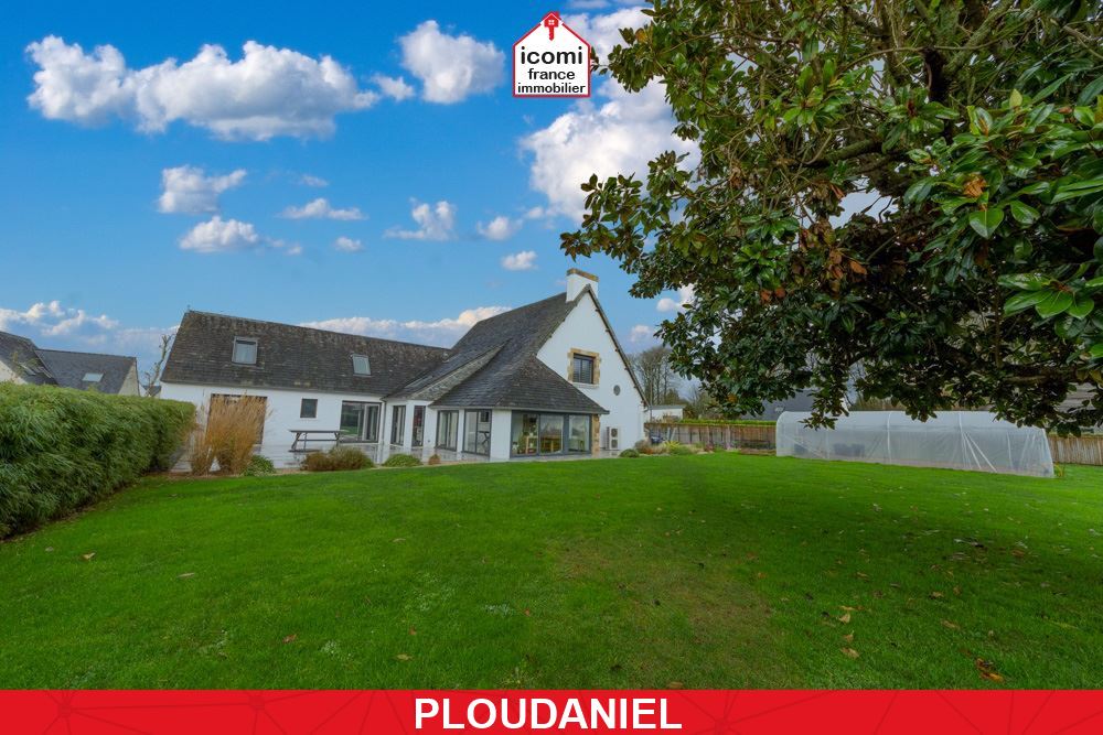 FINISTERE - PLOUDANIEL (29260) - A VENDRE - MAISON INDIVIDUELLE T9 262M² DE 1967 + EXTENSION EN 1981 - 6 CHAMBRES POSSIBLE 7 - GARAGE - CAVES - TERRAIN CLOS DE 1300M²