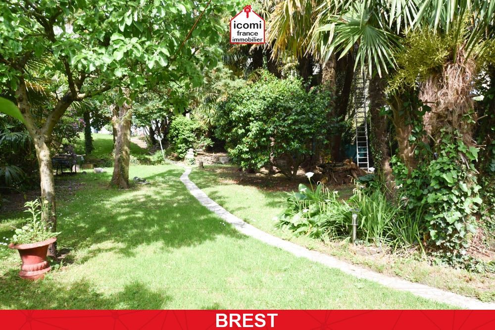 FINISTERE - BREST (29200) - A VENDRE - MAISON DE 268M2  A RENOVER - 8 CHAMBRES - 2 CAVES - JARDIN CLOS ARBORE DE 1250M² - PSCINE - POSSIBILITE DE CREER PLUSIEURS APPARTEMENTS 