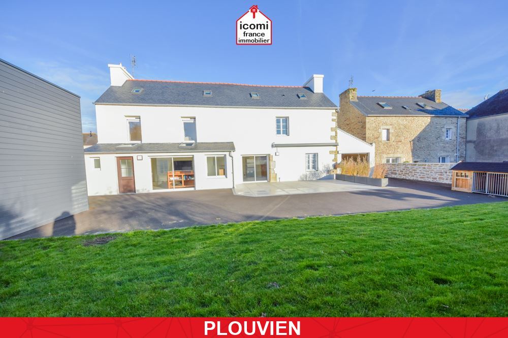 FINISTERE - PLOUVIEN (29860) - A VENDRE - MAISON DE VILLE 160M² T6 DE 1940 - 3 CHAMBRES POSSIBLE 4 - GARAGE SUR TERRAIN DE 535M²