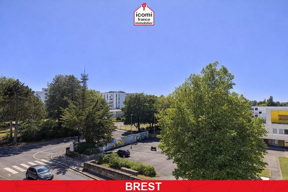 FINISTERE - BREST (29200) - A VENDRE - APPARTEMENT - T4 - 2 CHAMBRES - SEJOUR DE 30M² - DPE D - VUE DEGAGEE - DALLE BETON - ASCENSEUR - GARAGE EN OPTION.