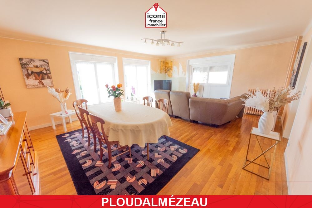 FINISTERE - PLOUDALMEZEAU (29830) - A VENDRE - APPARTEMENT T5 133M² - 4 CHAMBRES - DALLE BETON - SEUL A L'ETAGE - GARAGE - BEAU POTENTIEL
